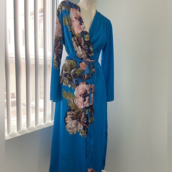 Kimono style dress - Picture 3 of 10